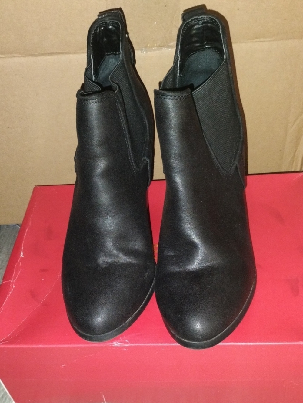Carlos Santana Women's Black Chelsea Ankle Boot - Sleek Slip-On Style